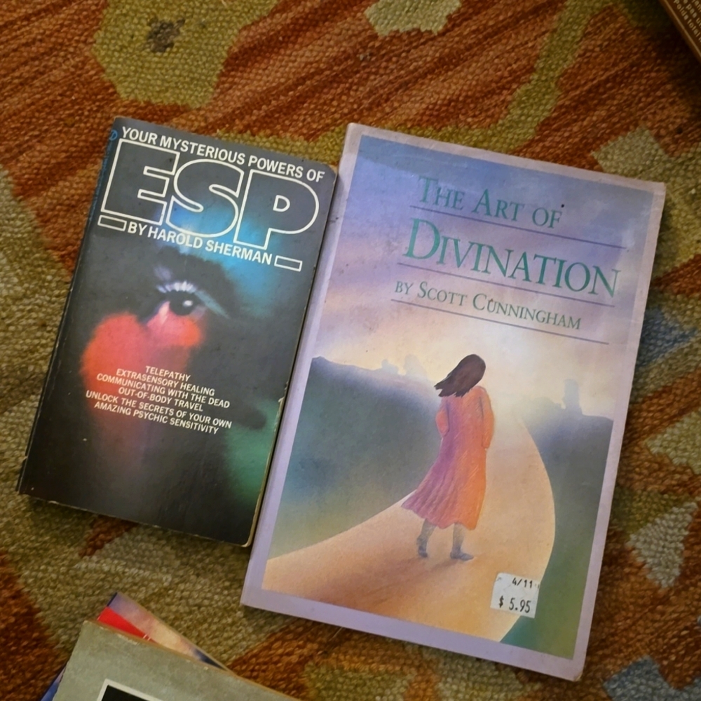 Powers of ESP 1st printing  1969 and Divination books Spirit New Age Lot of 2